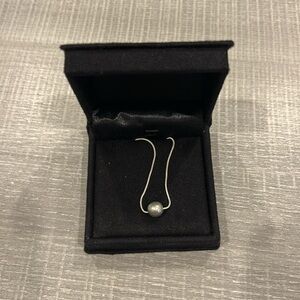 Elegant Silver Necklace with 4 real diamonds. Dainty and gorgeous